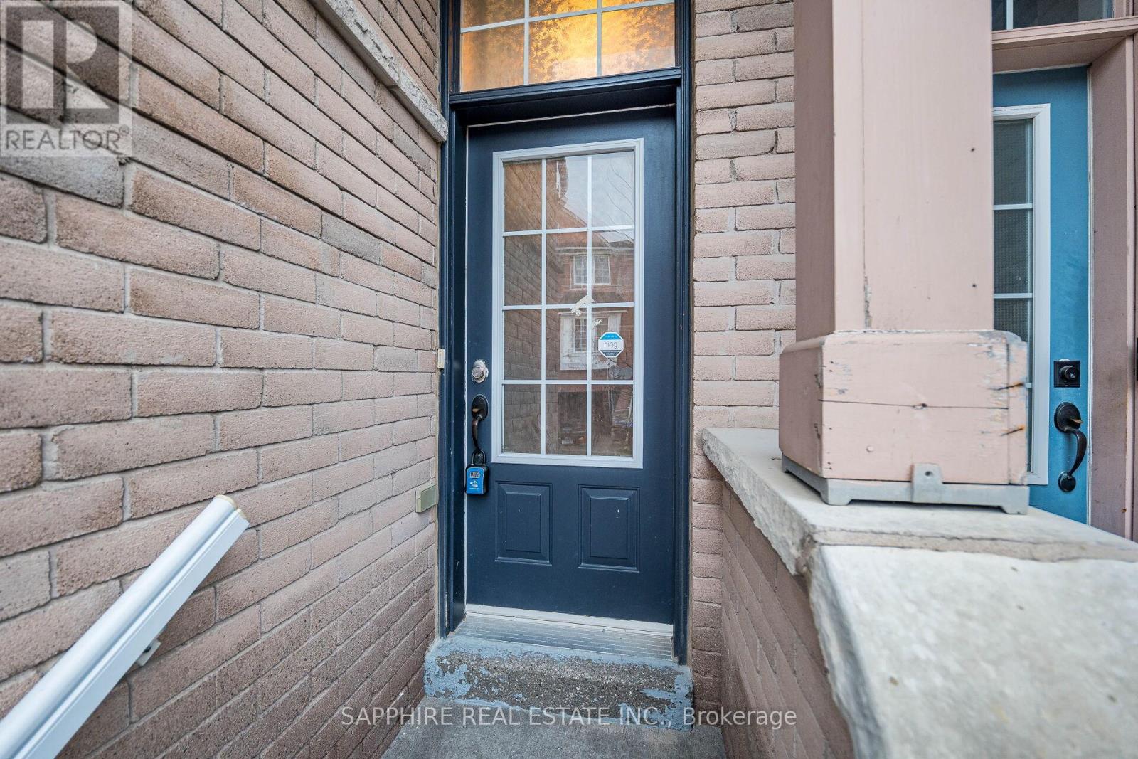 3255 Redpath Circle, Mississauga, Ontario  L5N 8R3 - Photo 3 - W12940660