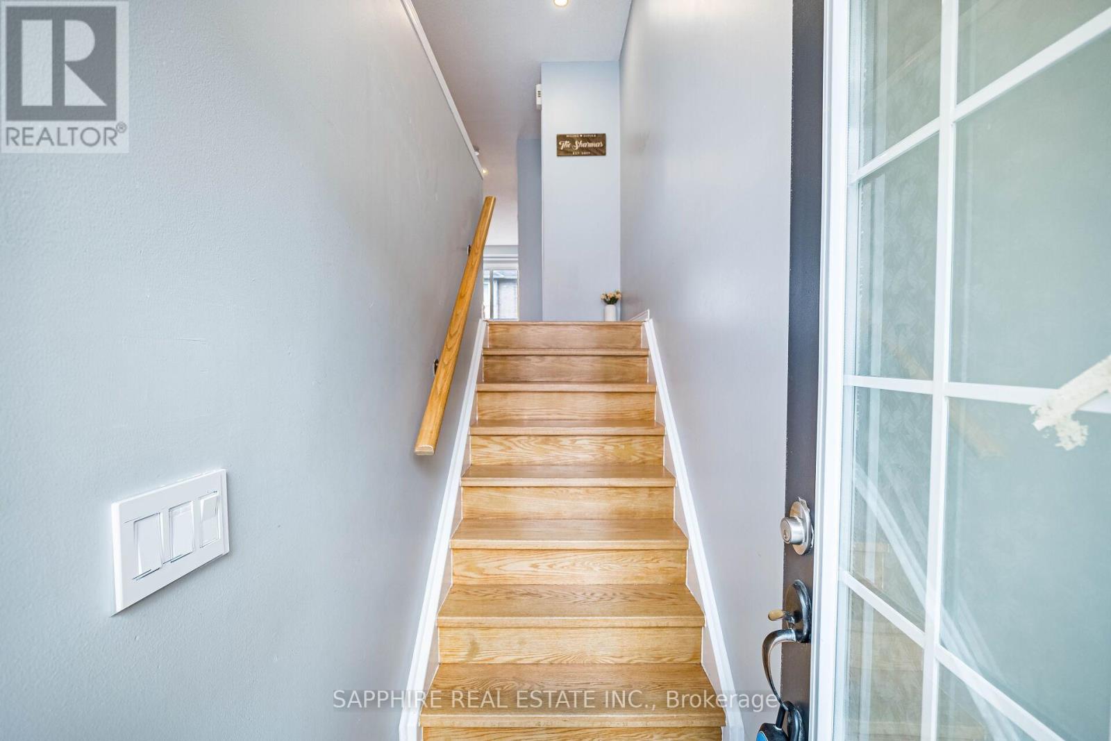 3255 Redpath Circle, Mississauga, Ontario  L5N 8R3 - Photo 4 - W12940660