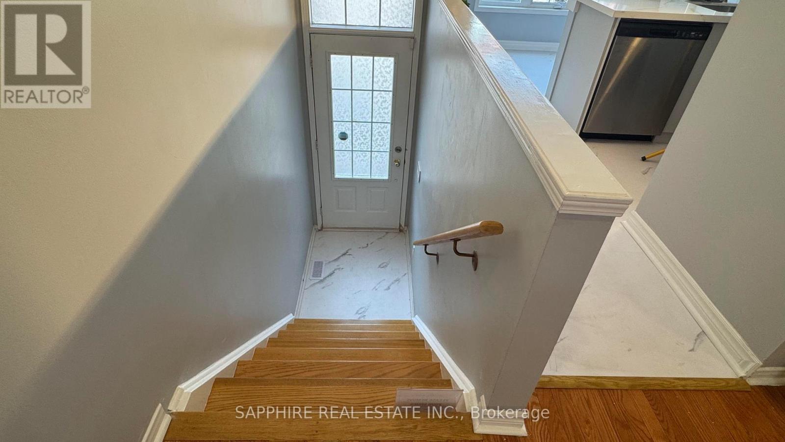 3255 Redpath Circle, Mississauga, Ontario  L5N 8R3 - Photo 5 - W12940660