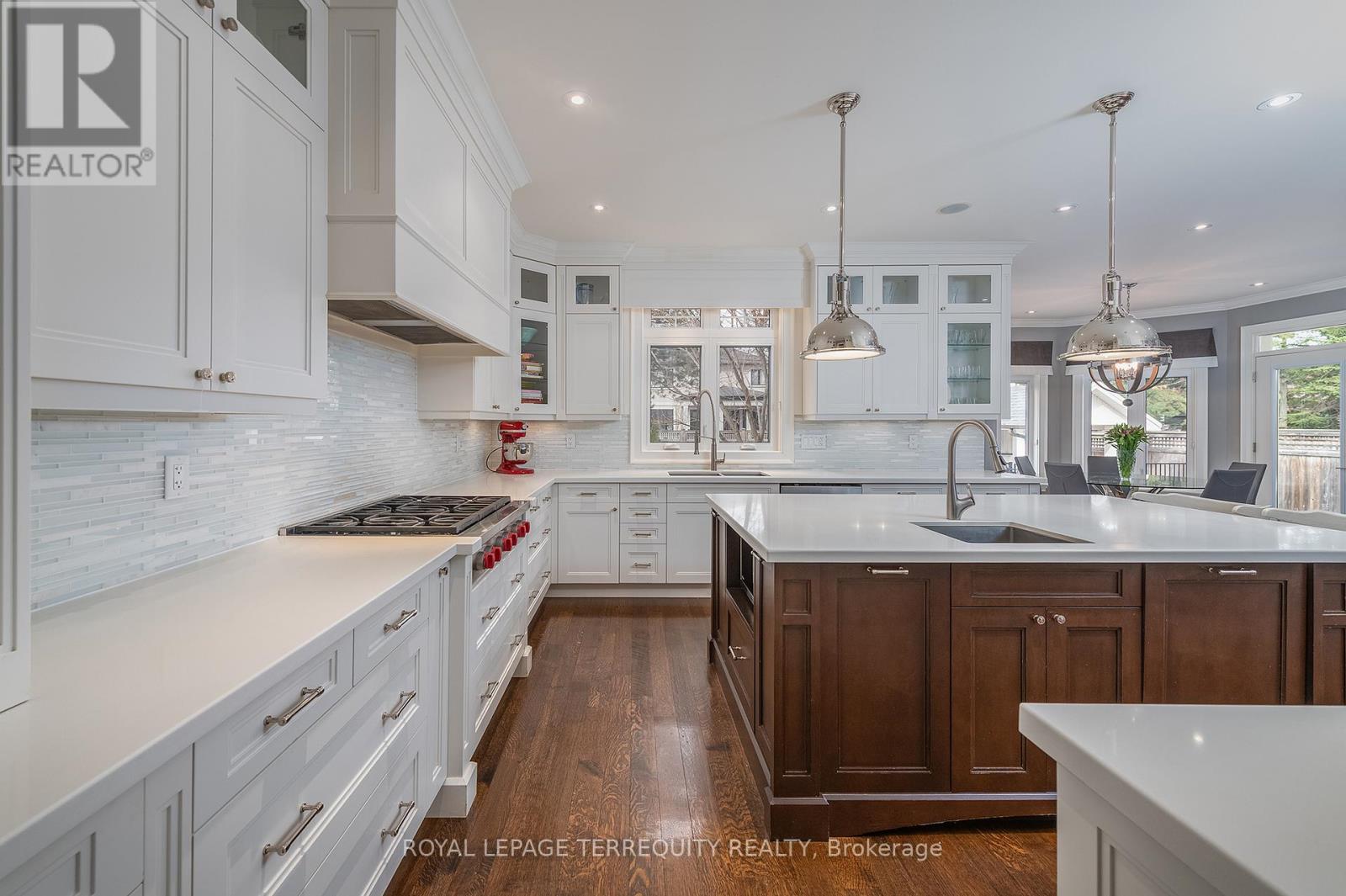 72 Eagle Road, Toronto, Ontario  M8Z 4J2 - Photo 15 - W12940666