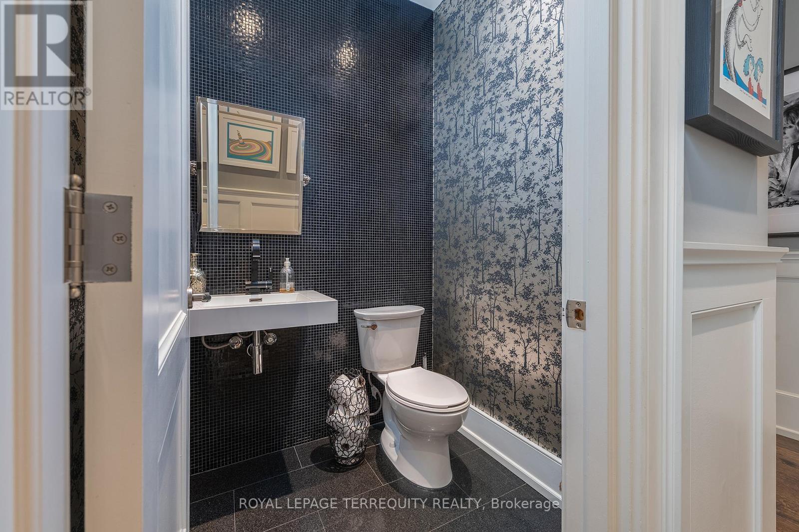 72 Eagle Road, Toronto, Ontario  M8Z 4J2 - Photo 19 - W12940666