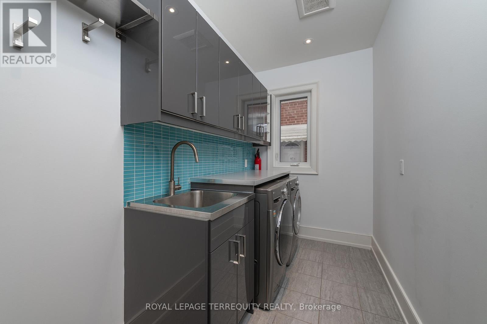 72 Eagle Road, Toronto, Ontario  M8Z 4J2 - Photo 20 - W12940666