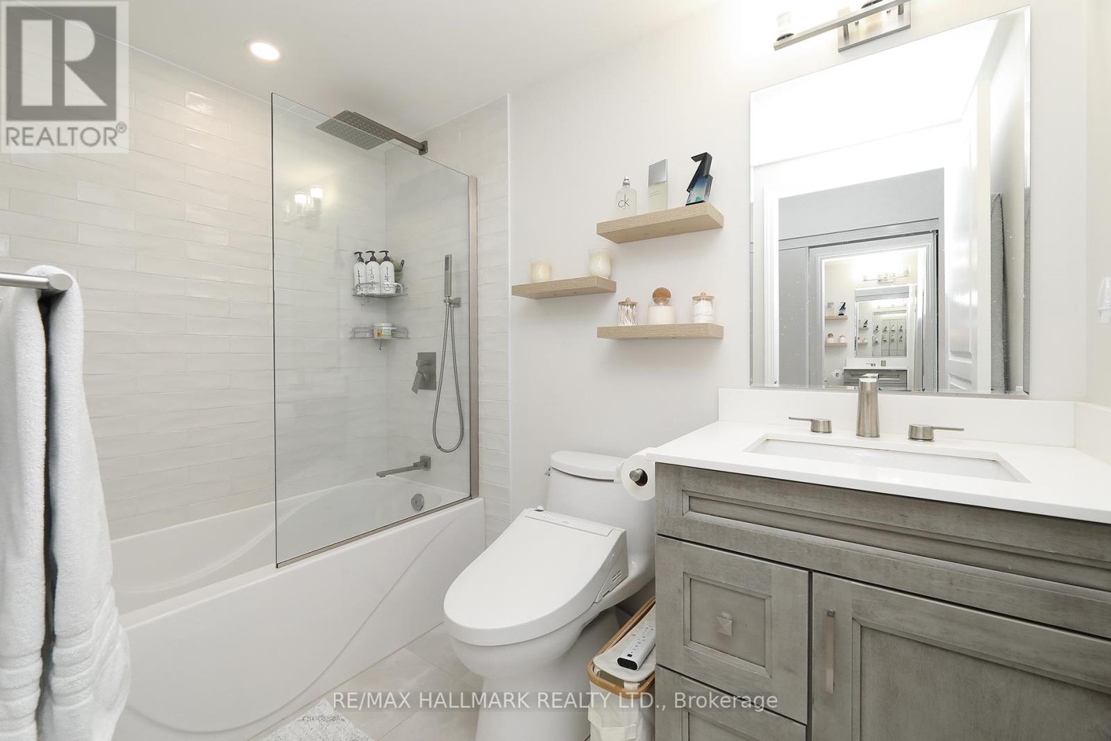 2801 - 2230 Lake Shore Boulevard W, Toronto, Ontario  M8V 3X7 - Photo 13 - W12940692