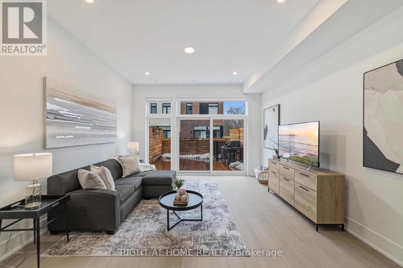 2 - 10 Lou Parsons Way, Mississauga, Ontario  L5H 0B2 - Photo 10 - W12940722