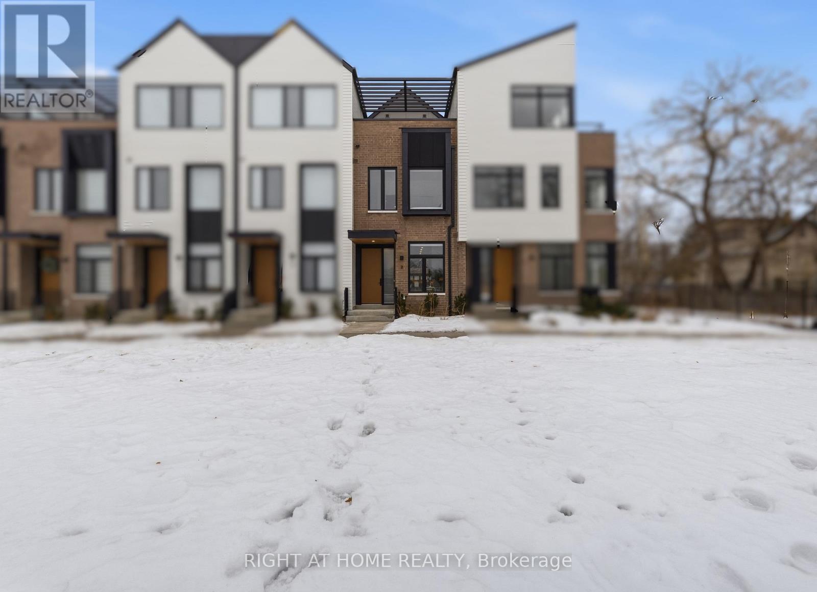 2 - 10 Lou Parsons Way, Mississauga, Ontario  L5H 0B2 - Photo 2 - W12940722