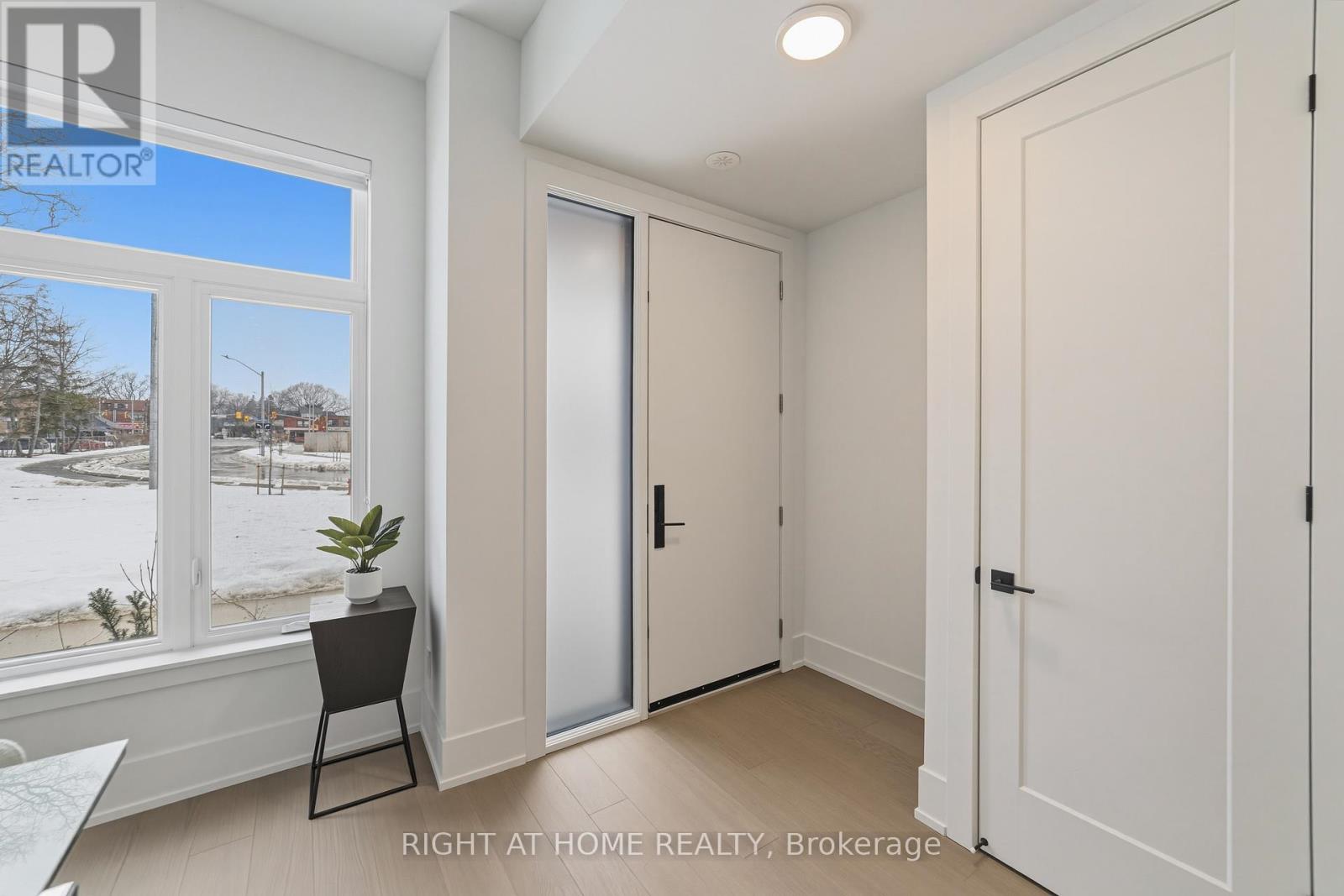 2 - 10 Lou Parsons Way, Mississauga, Ontario  L5H 0B2 - Photo 3 - W12940722