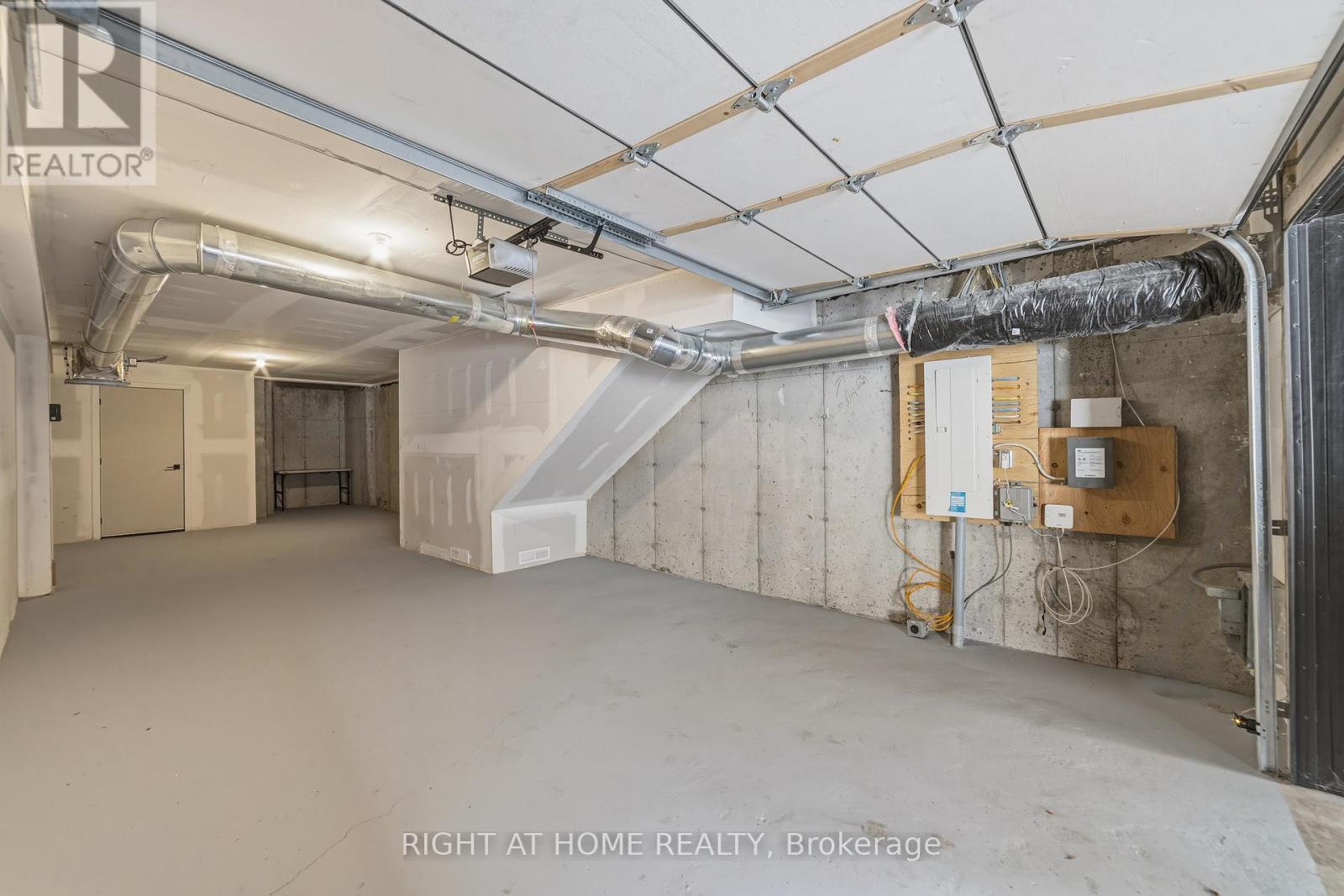 2 - 10 Lou Parsons Way, Mississauga, Ontario  L5H 0B2 - Photo 31 - W12940722