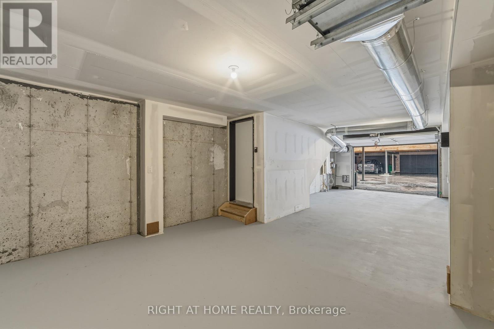 2 - 10 Lou Parsons Way, Mississauga, Ontario  L5H 0B2 - Photo 32 - W12940722