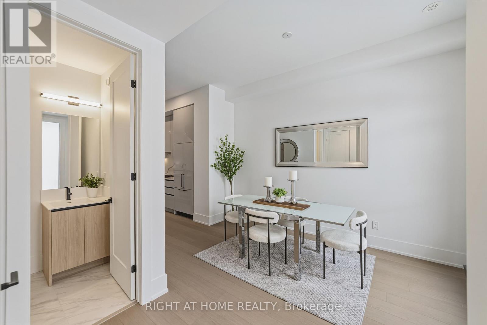 2 - 10 Lou Parsons Way, Mississauga, Ontario  L5H 0B2 - Photo 4 - W12940722