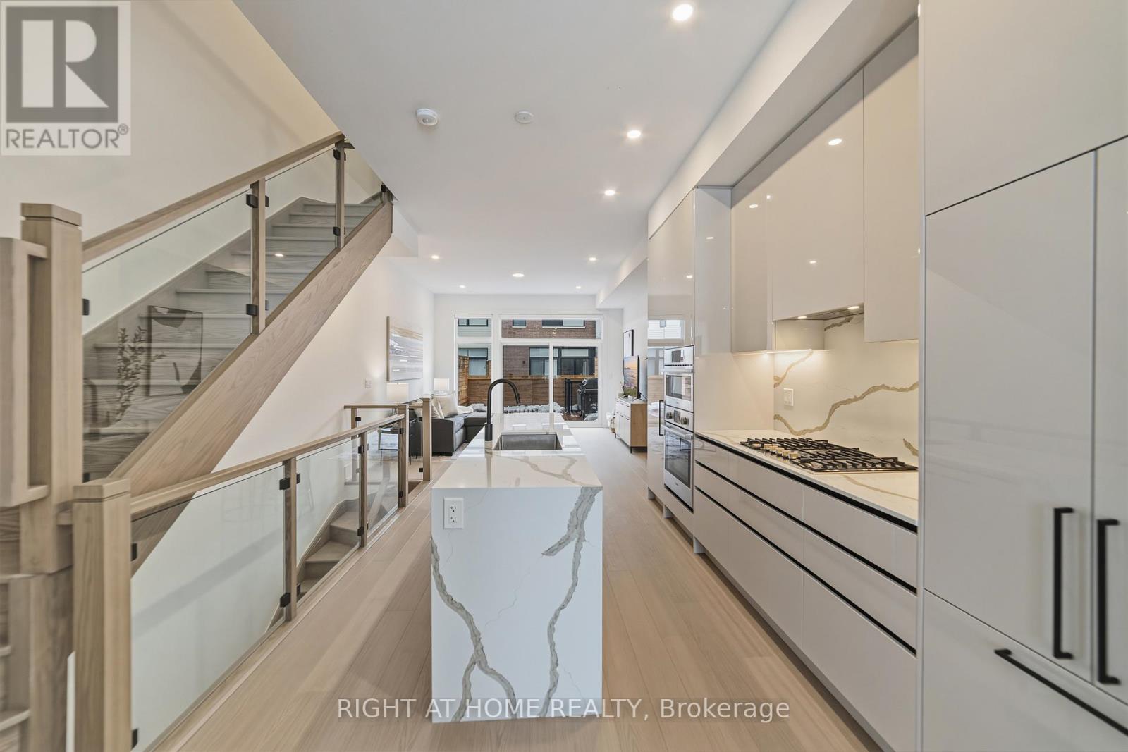 2 - 10 Lou Parsons Way, Mississauga, Ontario  L5H 0B2 - Photo 6 - W12940722