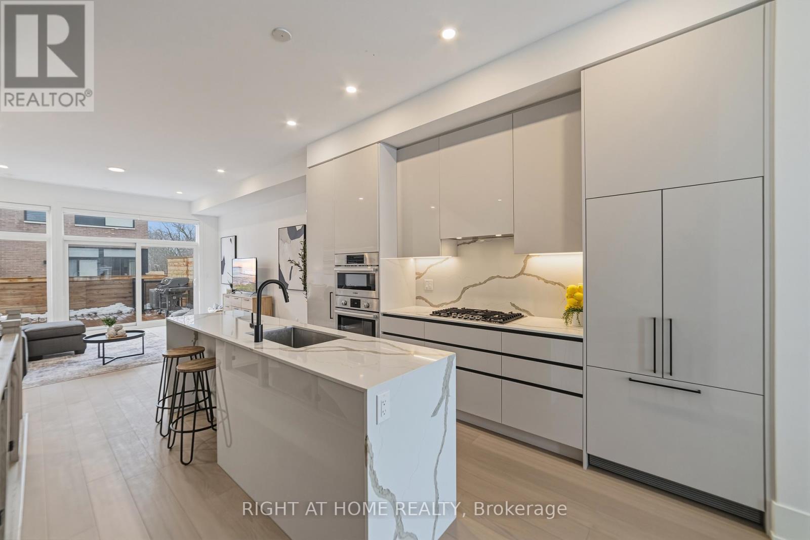 2 - 10 Lou Parsons Way, Mississauga, Ontario  L5H 0B2 - Photo 7 - W12940722