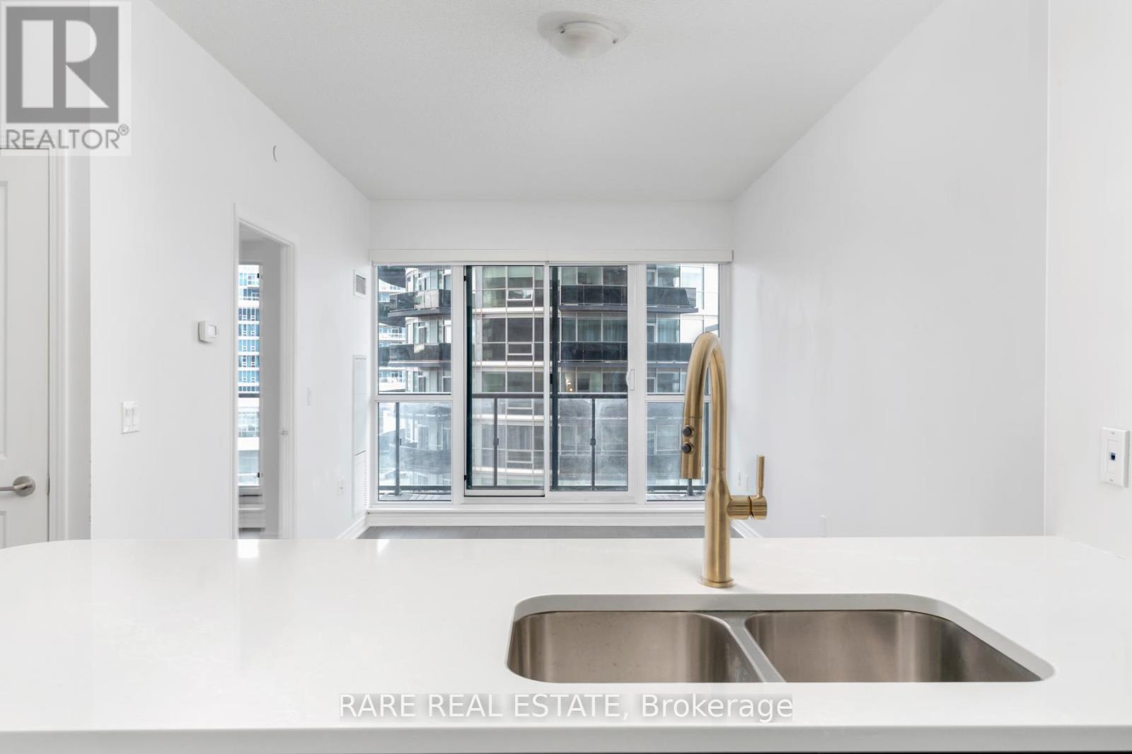 910 - 39 Annie Craig Drive, Toronto, Ontario  M8V 0H1 - Photo 6 - W12940746