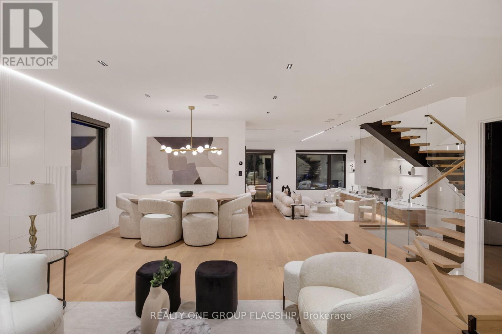 7 Bentley Drive, Toronto, Ontario  M8Z 3L9 - Photo 13 - W12940756