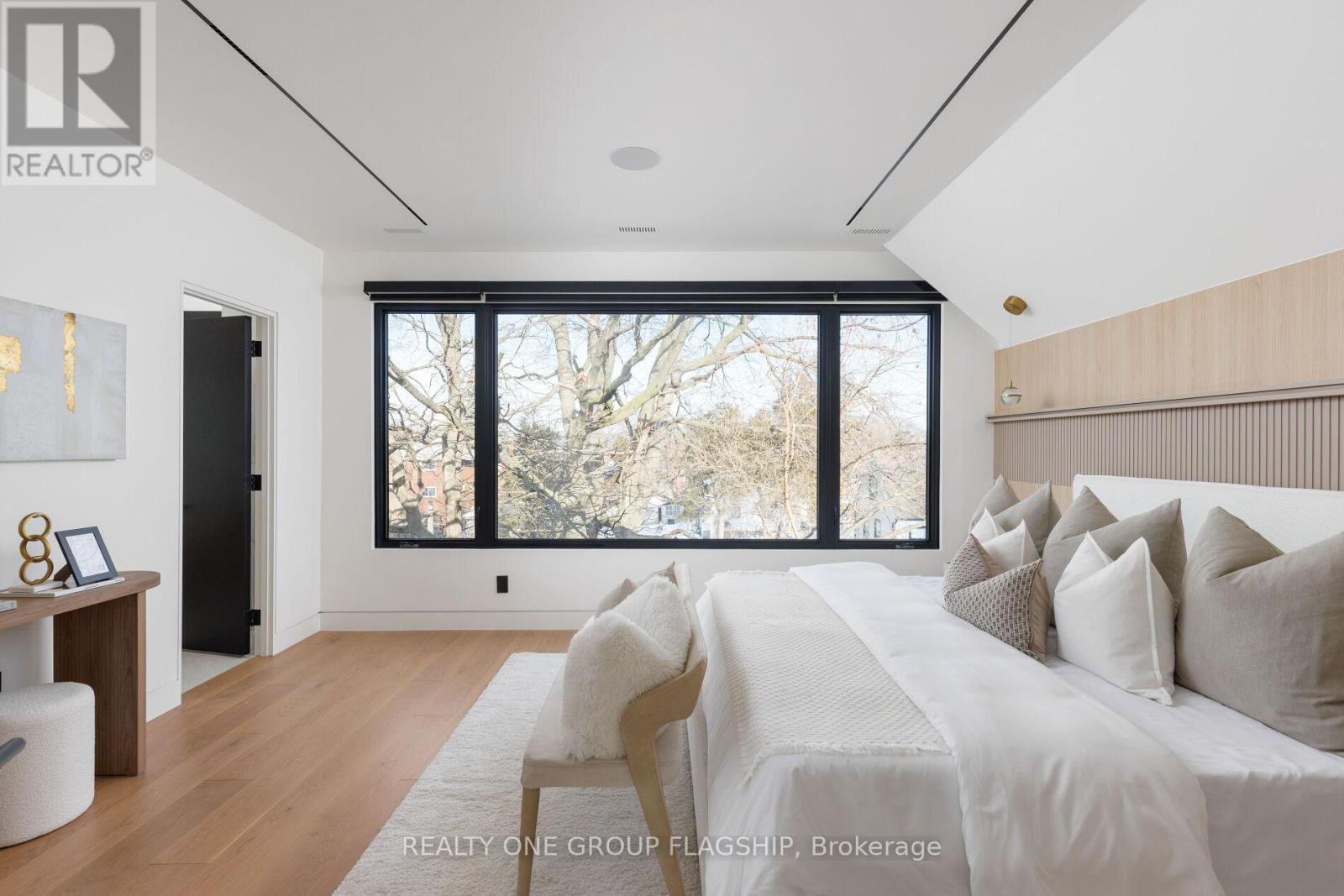 7 Bentley Drive, Toronto, Ontario  M8Z 3L9 - Photo 27 - W12940756