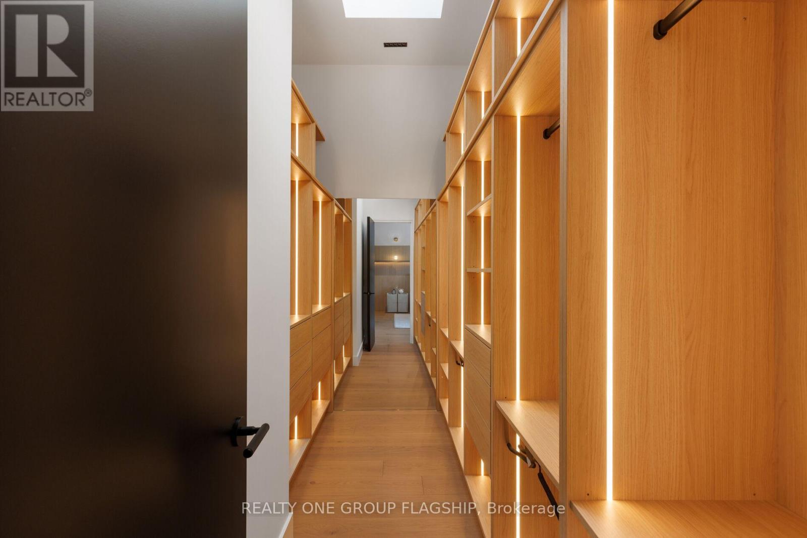 7 Bentley Drive, Toronto, Ontario  M8Z 3L9 - Photo 34 - W12940756