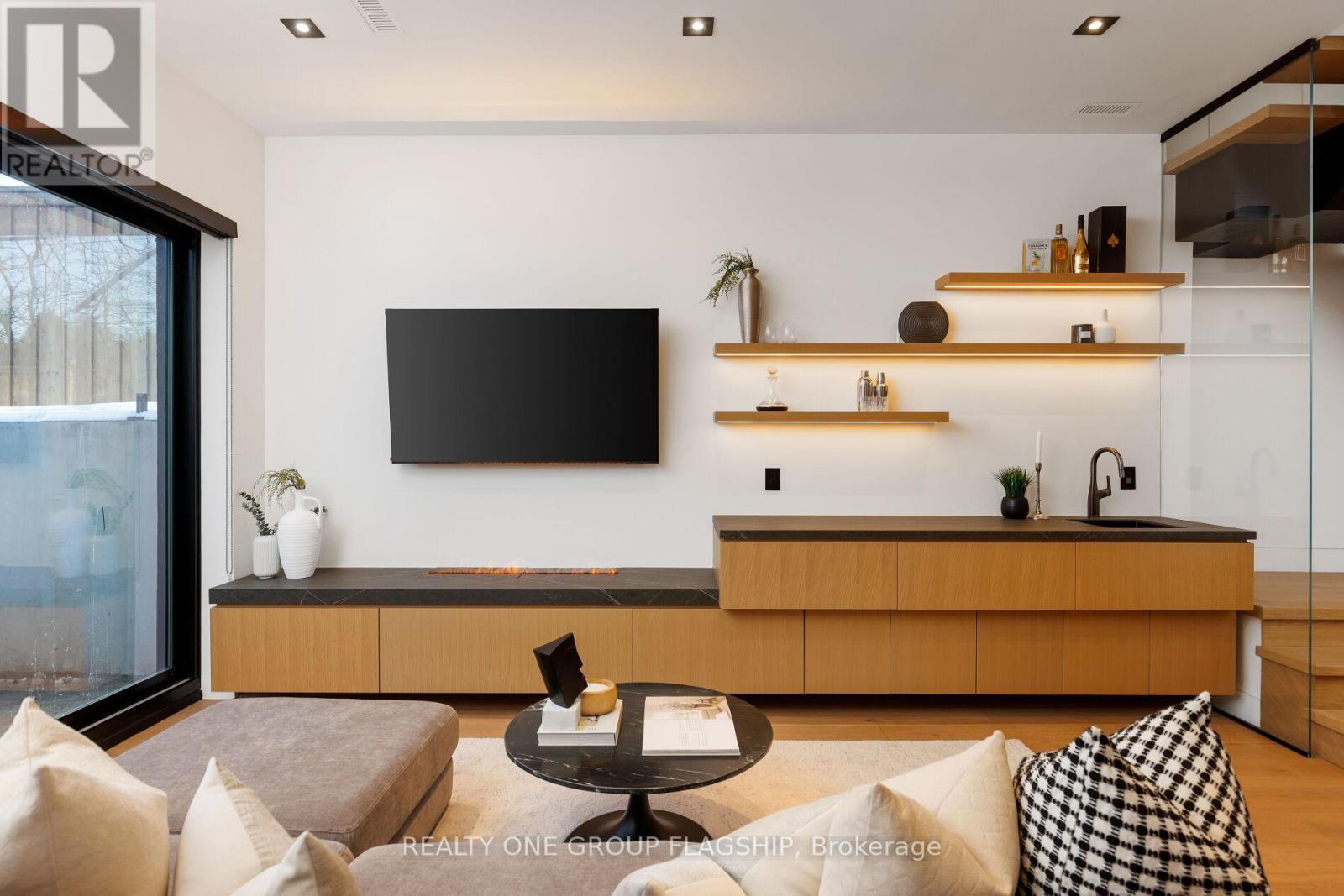 7 Bentley Drive, Toronto, Ontario  M8Z 3L9 - Photo 43 - W12940756