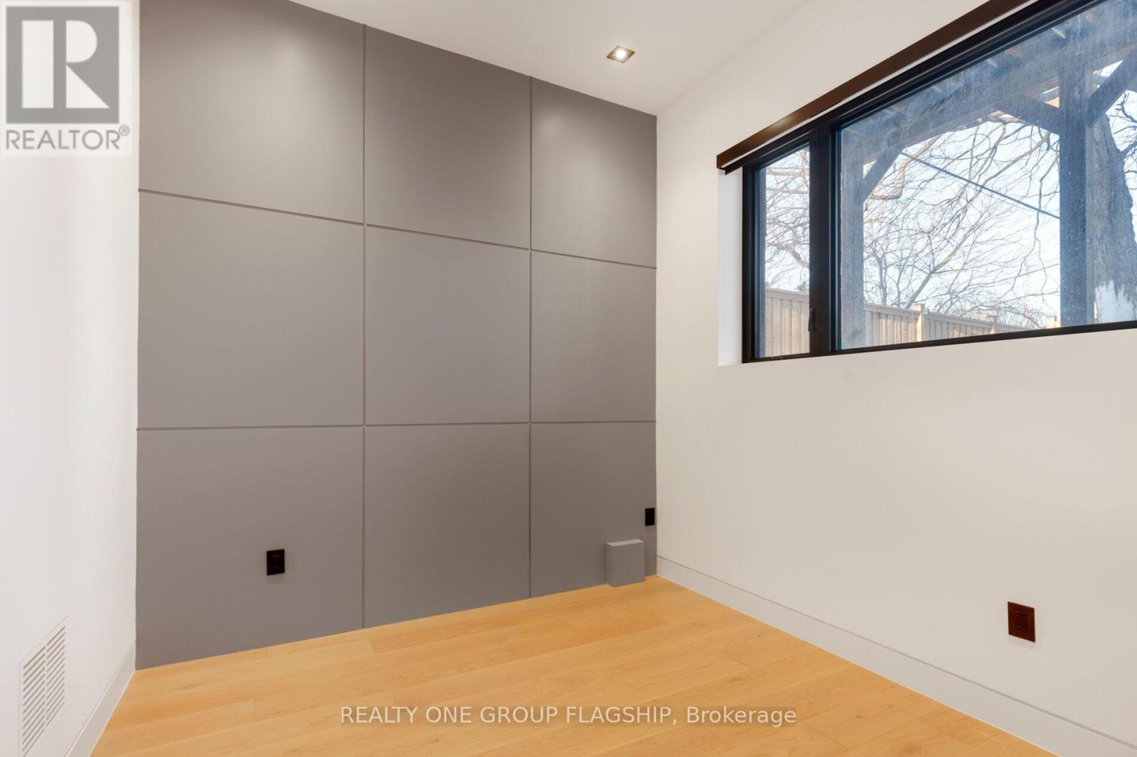 7 Bentley Drive, Toronto, Ontario  M8Z 3L9 - Photo 45 - W12940756