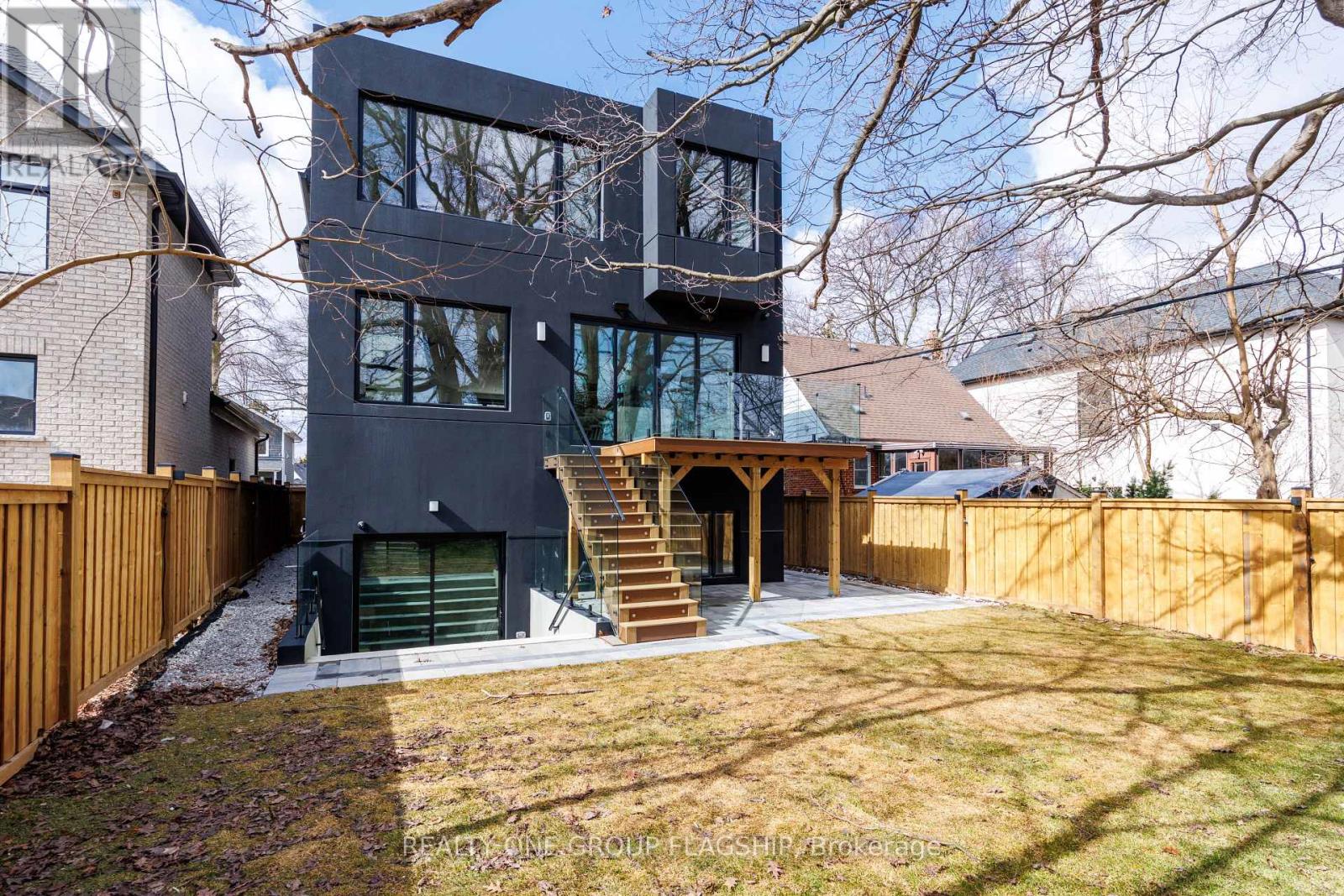 7 Bentley Drive, Toronto, Ontario  M8Z 3L9 - Photo 47 - W12940756