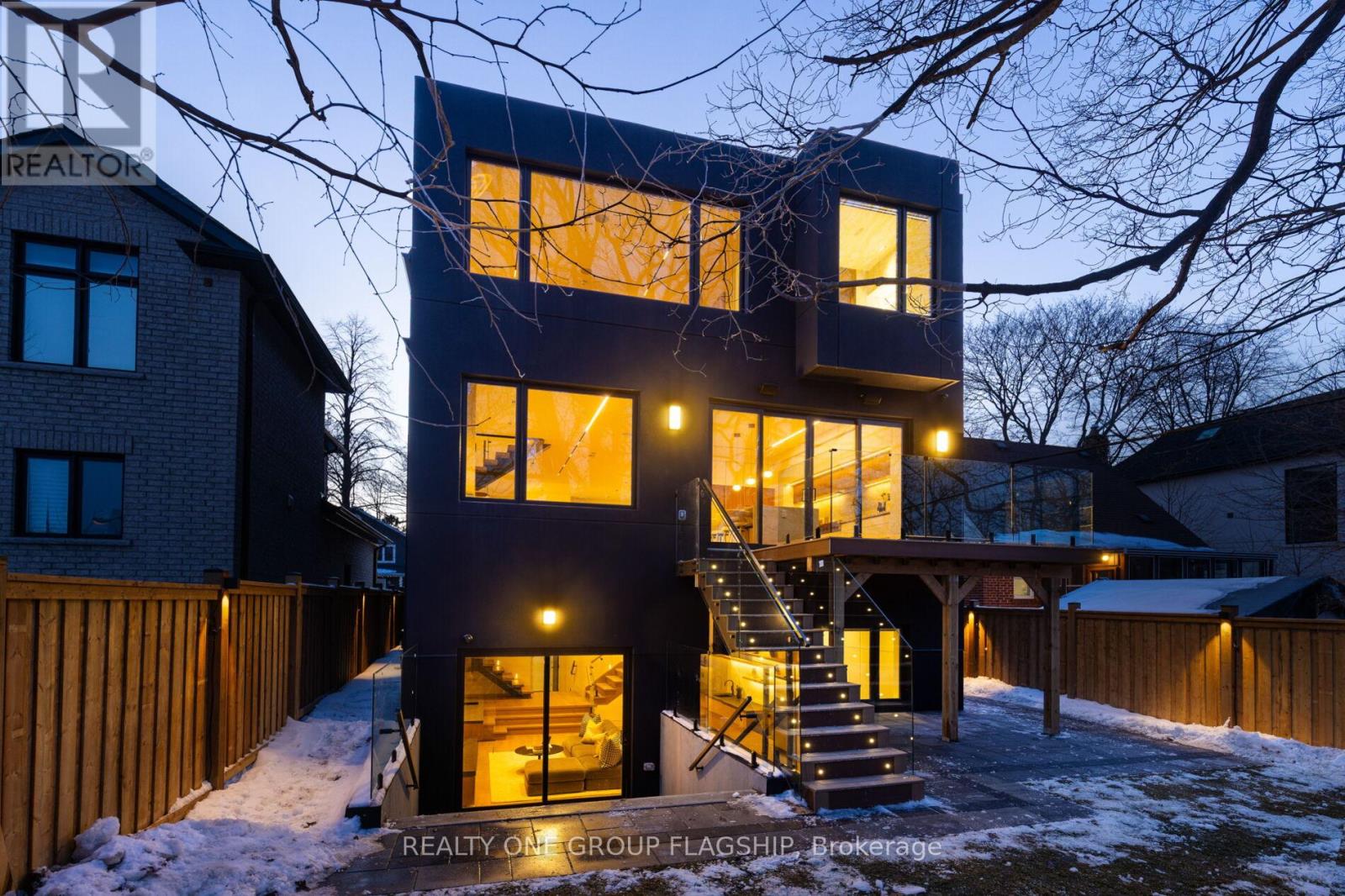 7 Bentley Drive, Toronto, Ontario  M8Z 3L9 - Photo 48 - W12940756