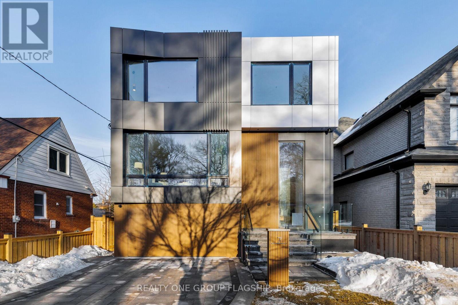 7 Bentley Drive, Toronto, Ontario  M8Z 3L9 - Photo 49 - W12940756