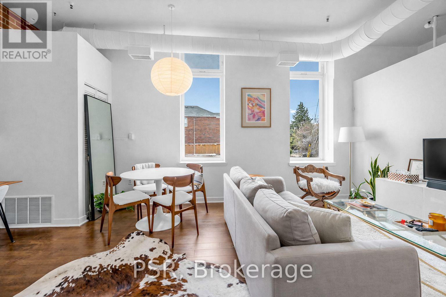 4 - 121 PRESCOTT AVENUE, Toronto, Ontario