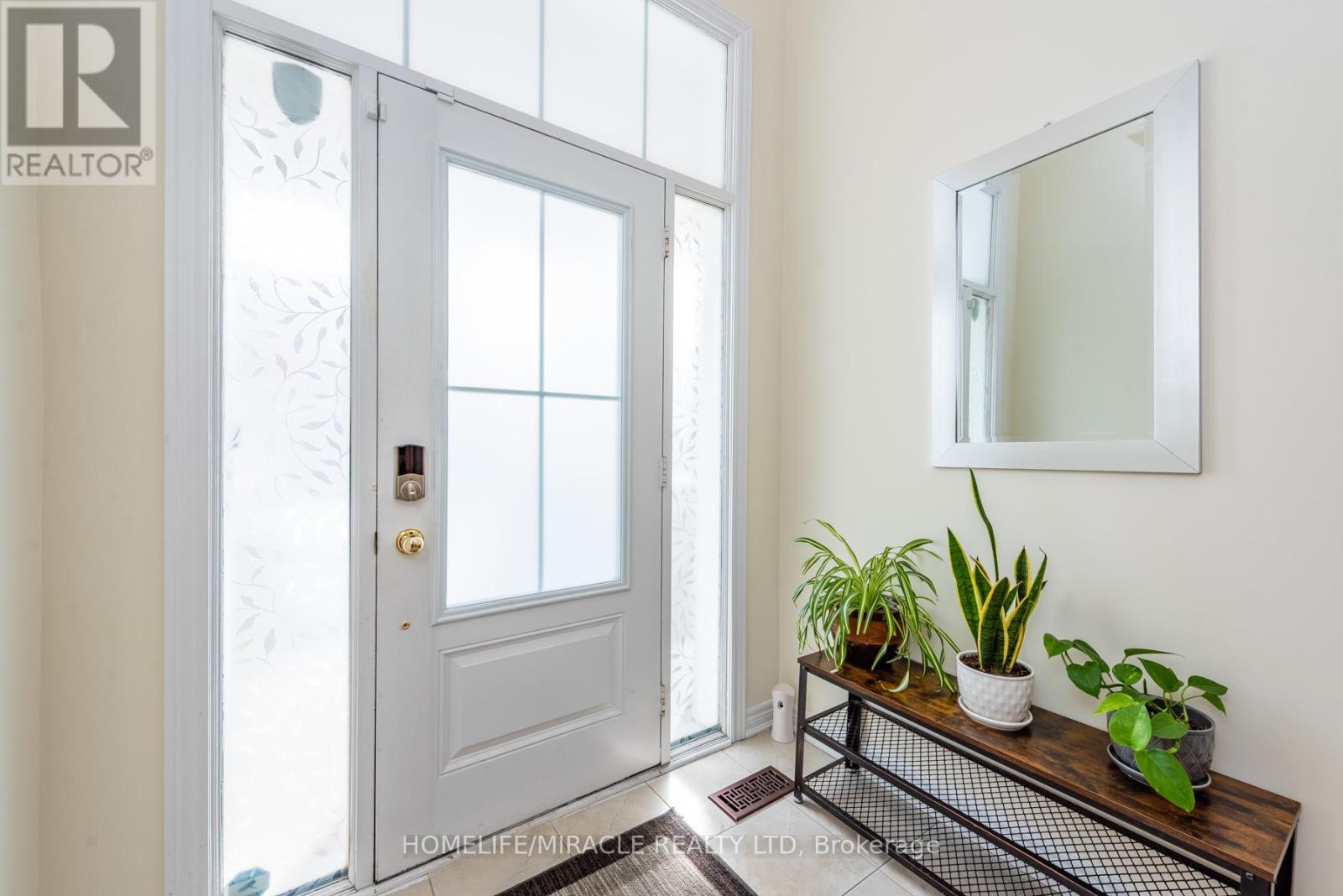 84 Rockman Crescent, Brampton, Ontario  L7A 3Z9 - Photo 3 - W12940808