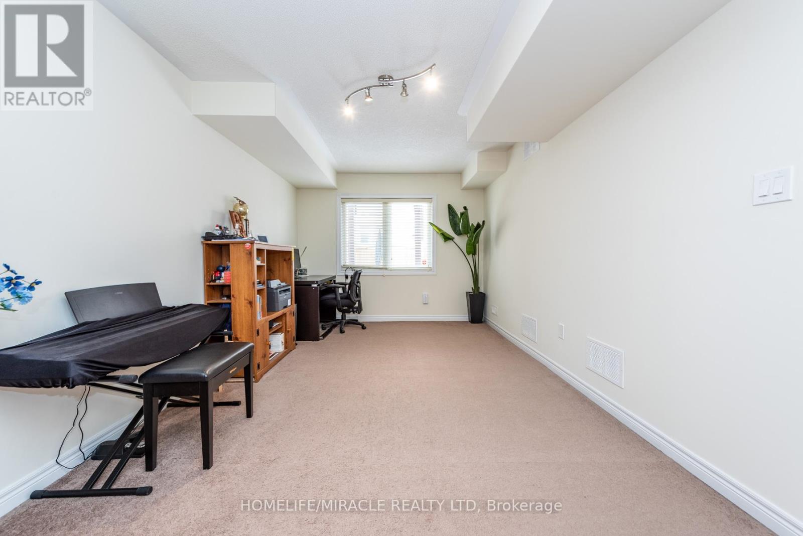 84 Rockman Crescent, Brampton, Ontario  L7A 3Z9 - Photo 32 - W12940808