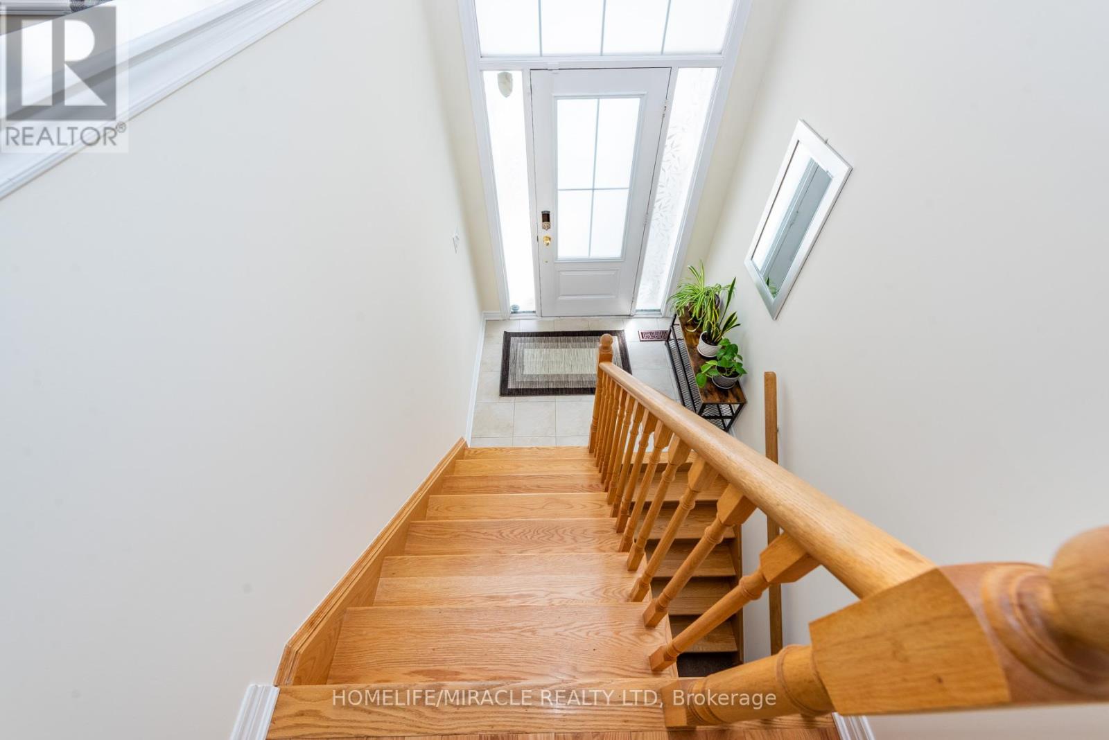 84 Rockman Crescent, Brampton, Ontario  L7A 3Z9 - Photo 5 - W12940808