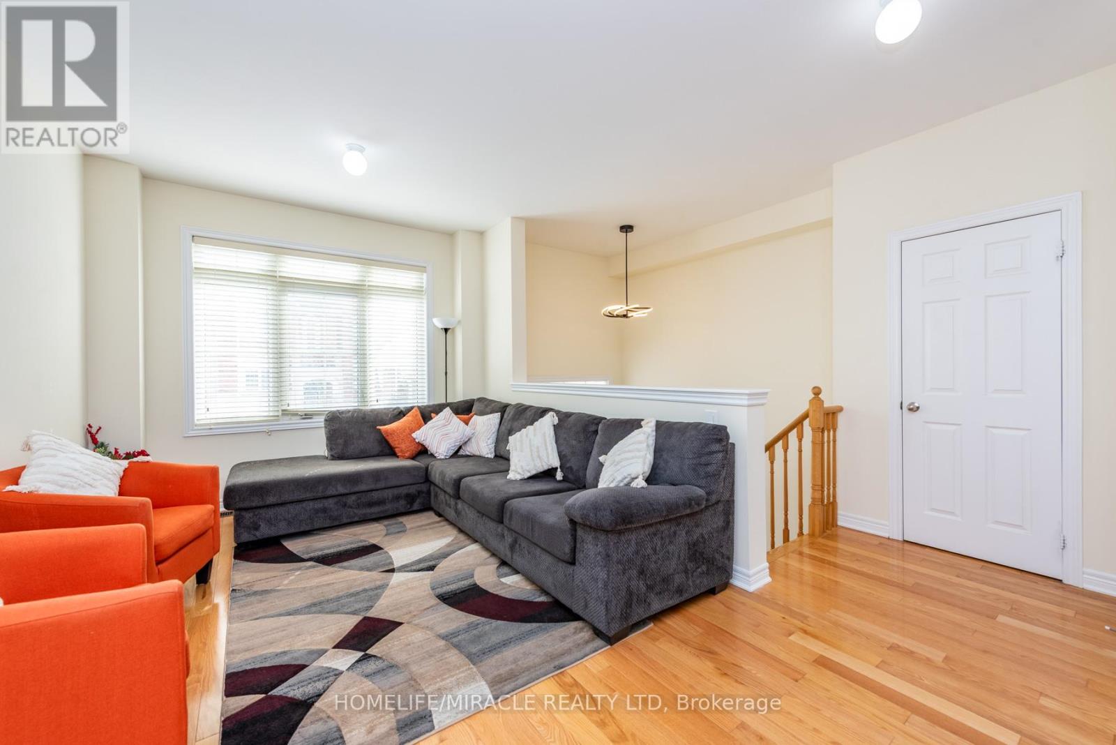 84 Rockman Crescent, Brampton, Ontario  L7A 3Z9 - Photo 6 - W12940808