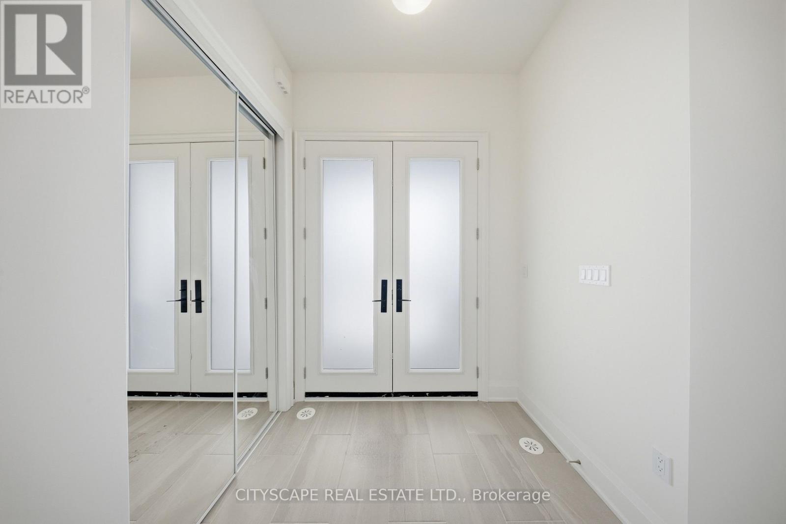 3322 Umar Avenue, Oakville, Ontario  L6M 5S3 - Photo 3 - W12940832