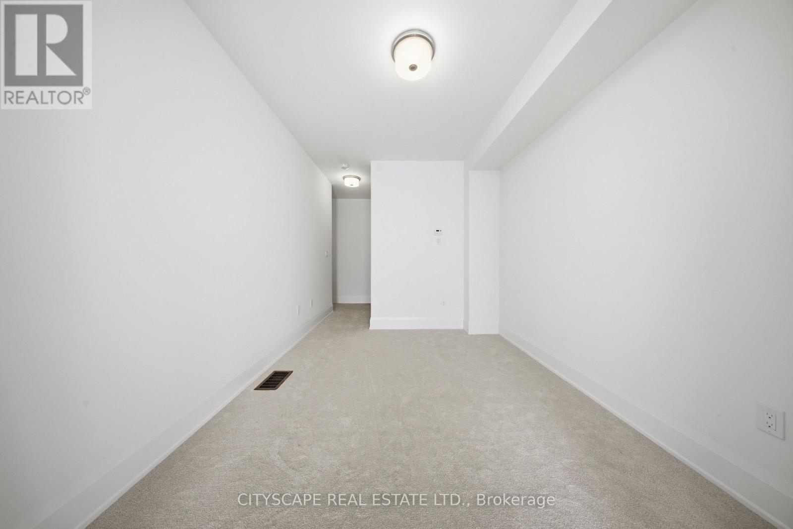 3322 Umar Avenue, Oakville, Ontario  L6M 5S3 - Photo 5 - W12940832