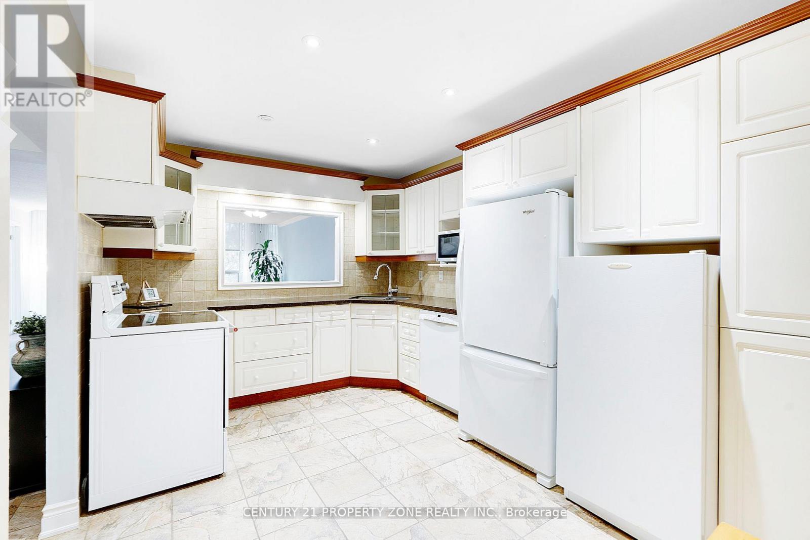 101 - 330 Mill Street S, Brampton, Ontario  L6Y 3V3 - Photo 19 - W12940846