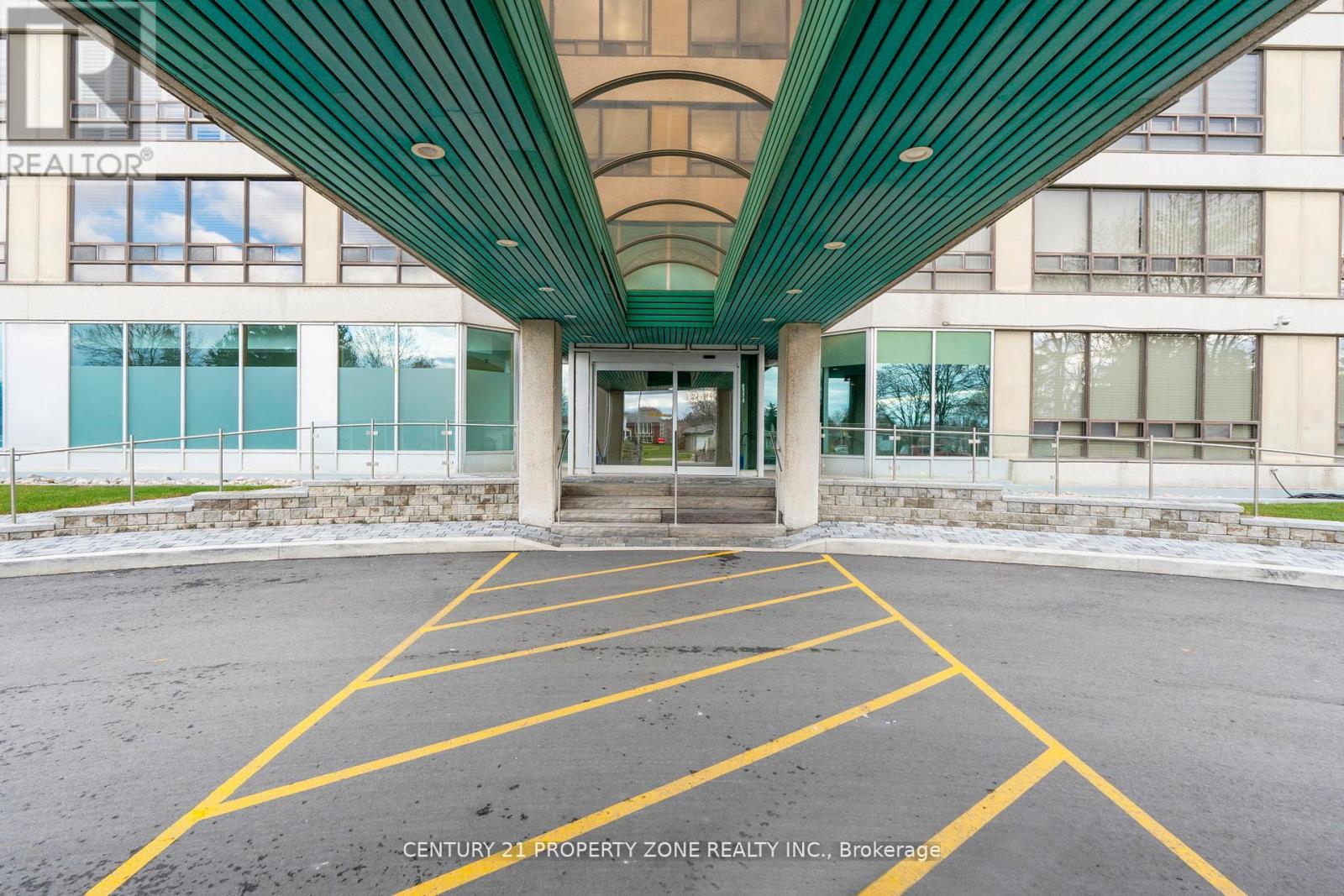 101 - 330 Mill Street S, Brampton, Ontario  L6Y 3V3 - Photo 27 - W12940846