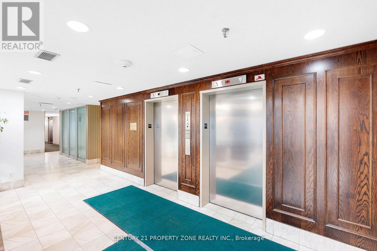 101 - 330 Mill Street S, Brampton, Ontario  L6Y 3V3 - Photo 5 - W12940846