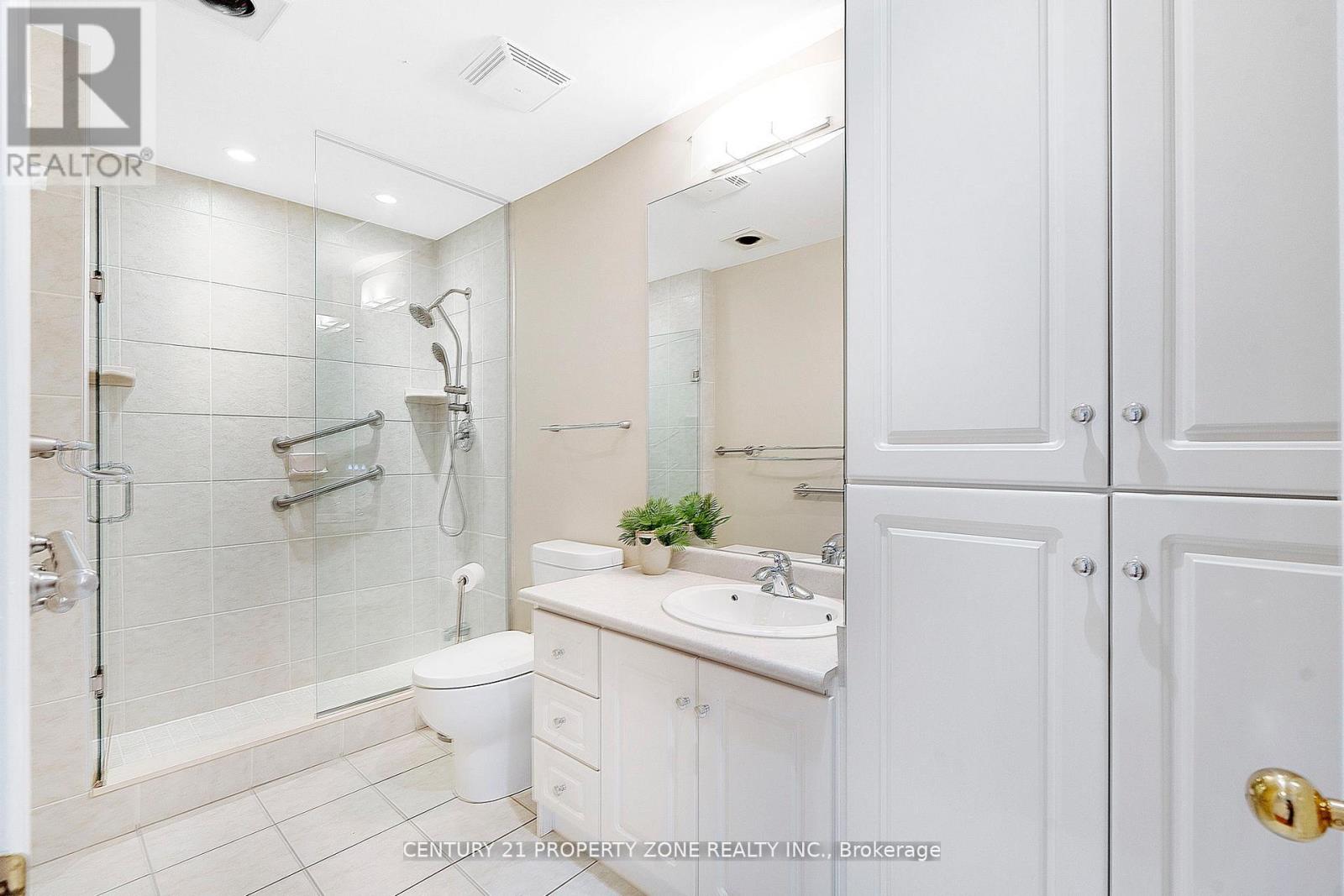 101 - 330 Mill Street S, Brampton, Ontario  L6Y 3V3 - Photo 6 - W12940846