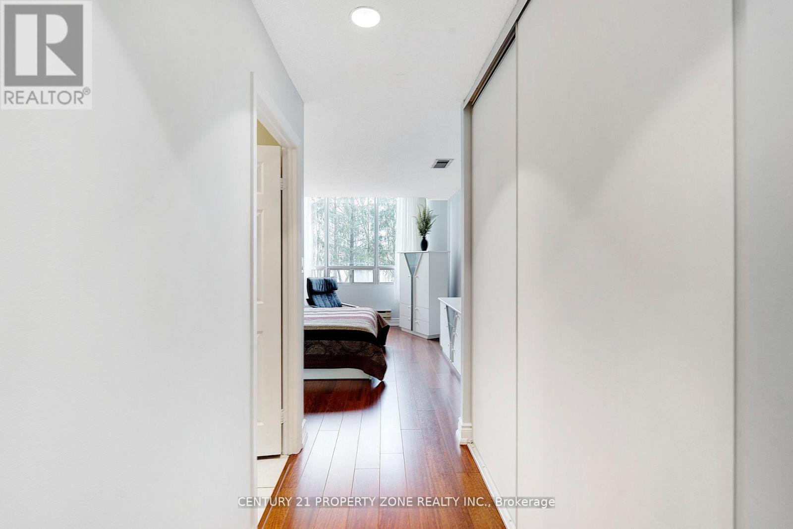 101 - 330 Mill Street S, Brampton, Ontario  L6Y 3V3 - Photo 9 - W12940846