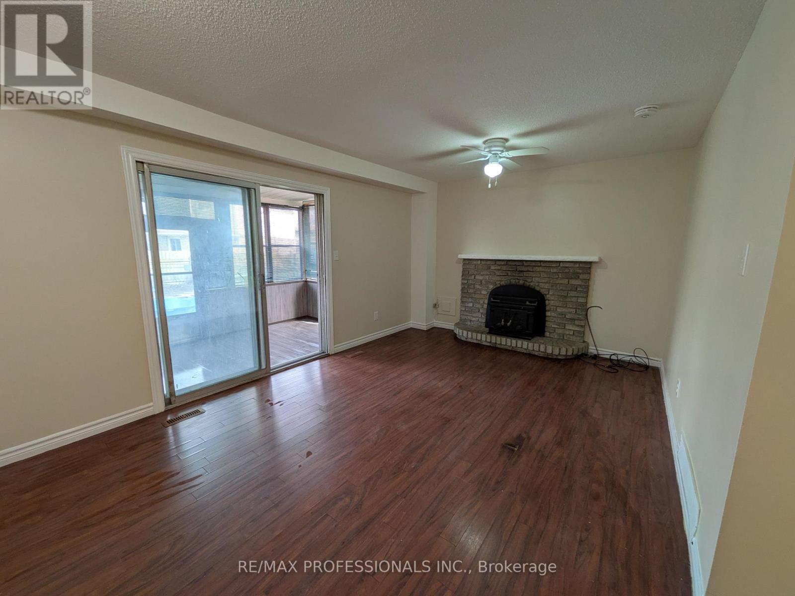 Back Suite - 3335 Delfi Road, Mississauga, Ontario  L5L 1S1 - Photo 2 - W12940848