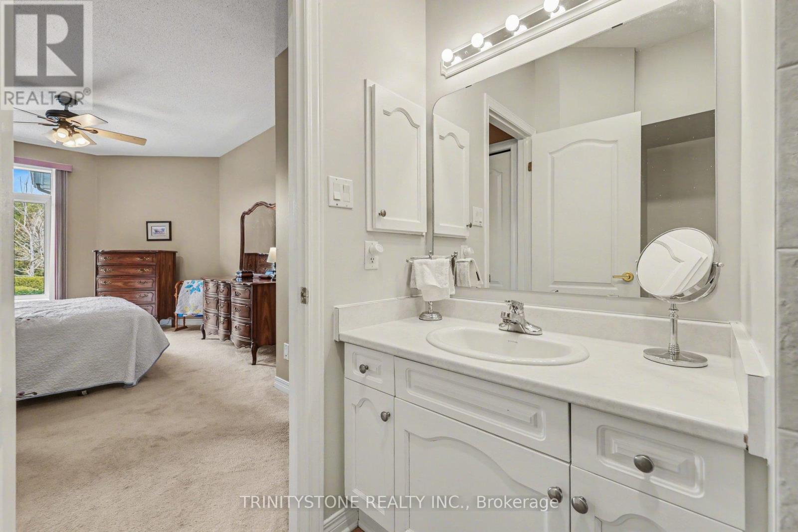 101 Sable Run Drive, Ottawa, Ontario  K2S 1W7 - Photo 26 - X12939790