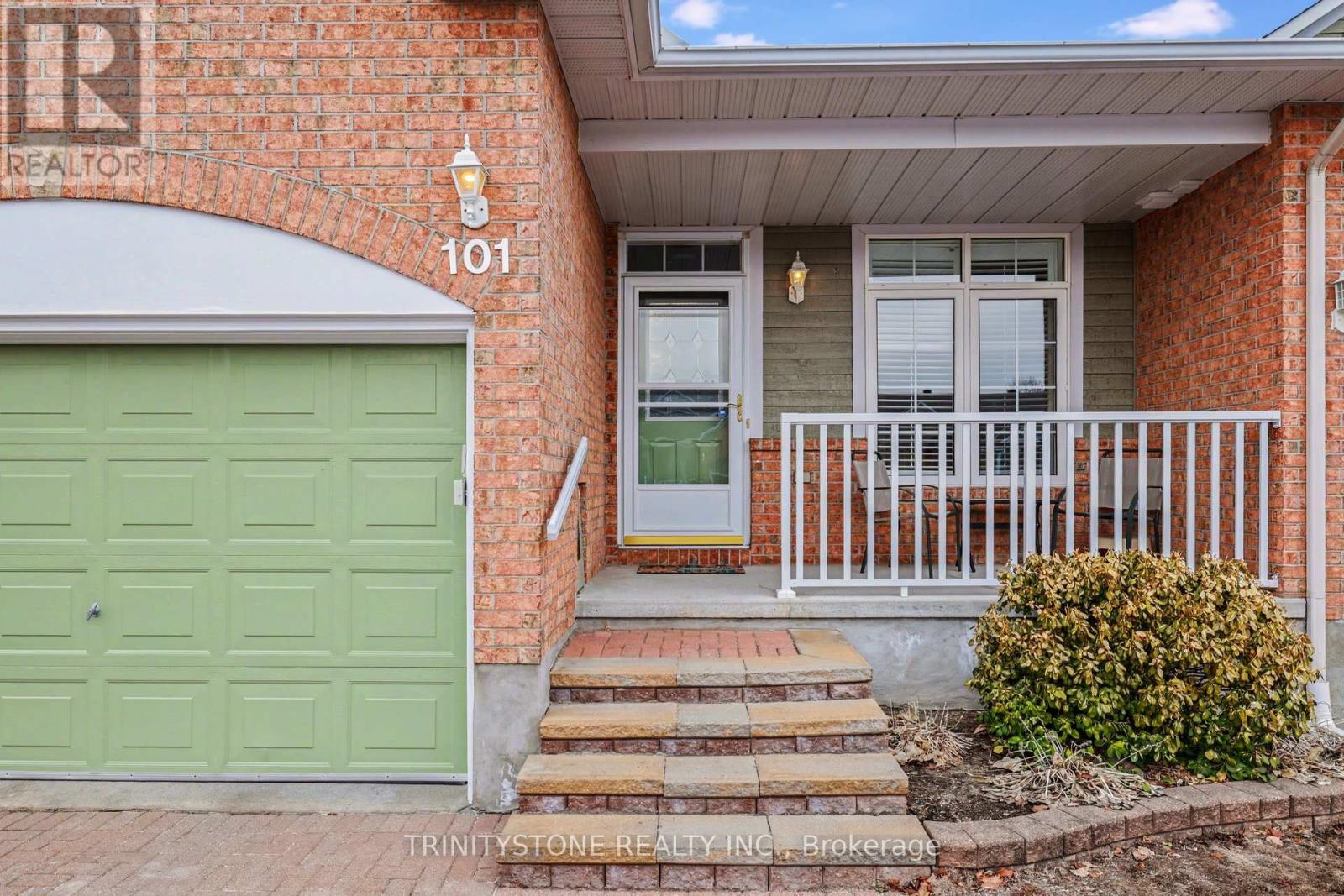 101 Sable Run Drive, Ottawa, Ontario  K2S 1W7 - Photo 5 - X12939790