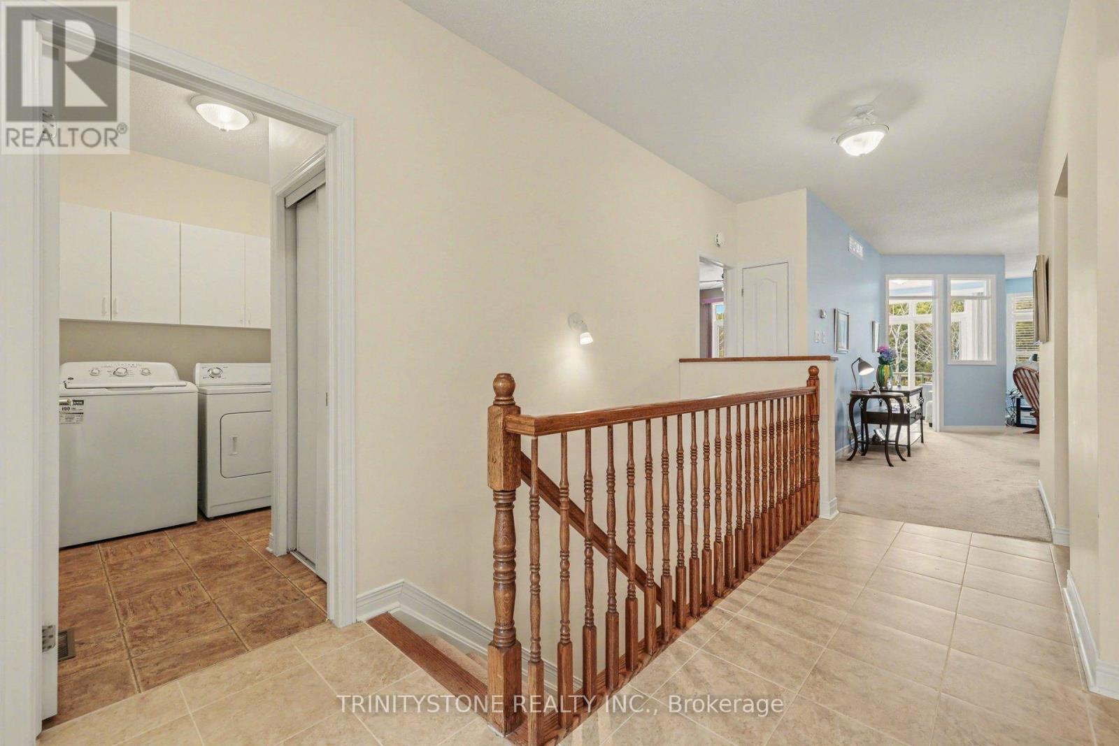 101 Sable Run Drive, Ottawa, Ontario  K2S 1W7 - Photo 7 - X12939790