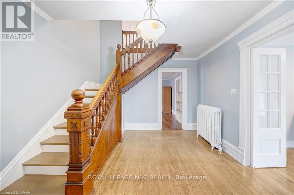 115 West Main Street, Welland, Ontario  L3C 4Z8 - Photo 3 - X12940624