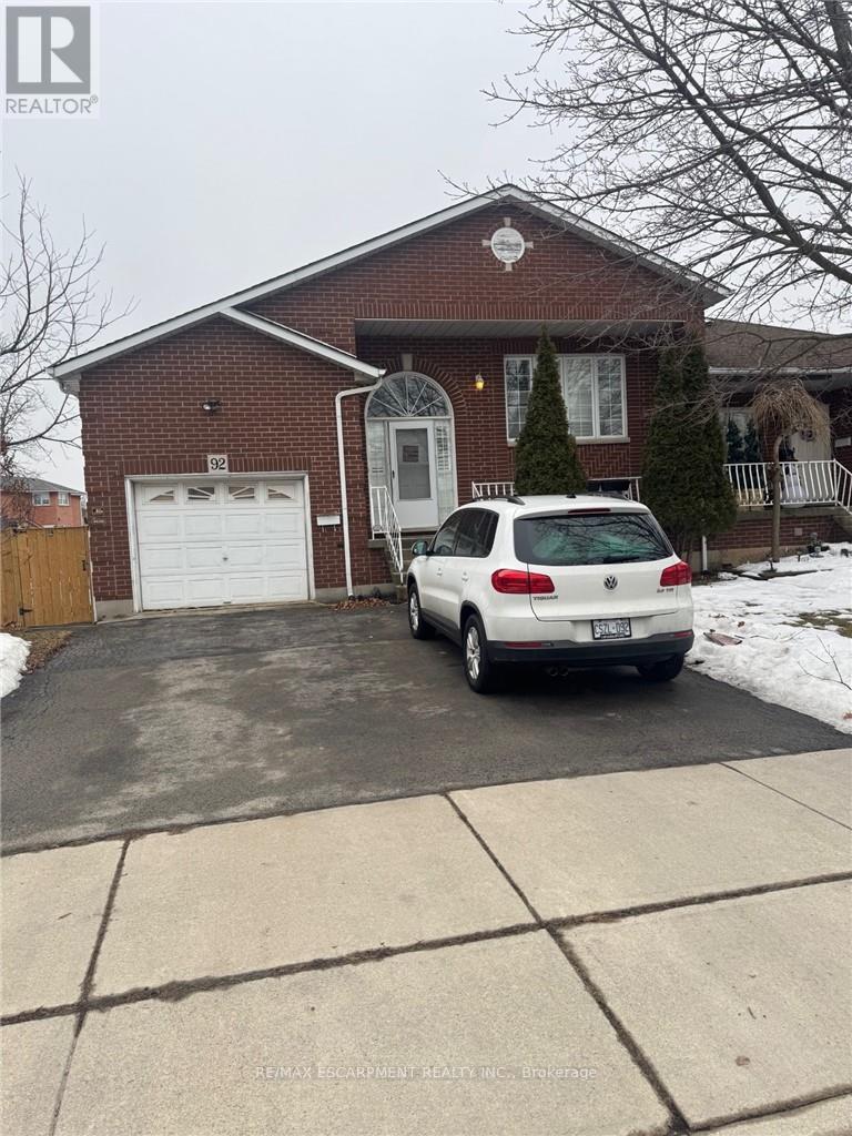 92 BLENHEIM DRIVE, Hamilton, Ontario