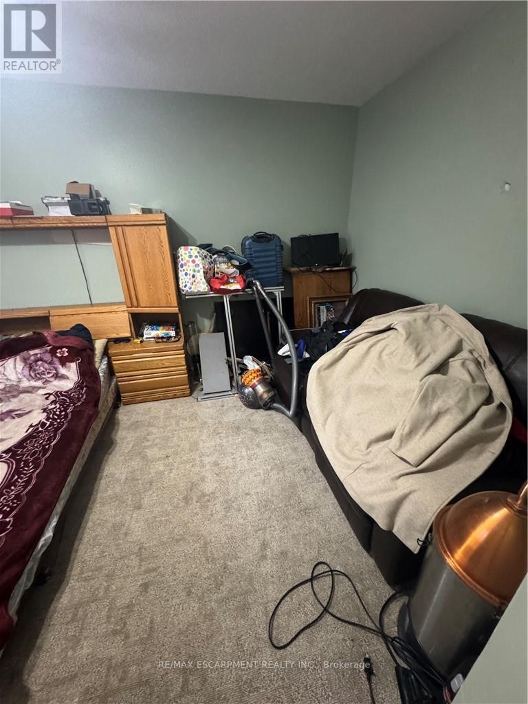 92 Blenheim Drive, Hamilton, Ontario  L8E 1W5 - Photo 12 - X12940646