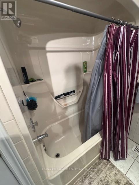 92 Blenheim Drive, Hamilton, Ontario  L8E 1W5 - Photo 18 - X12940646