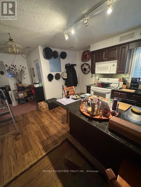 92 Blenheim Drive, Hamilton, Ontario  L8E 1W5 - Photo 23 - X12940646