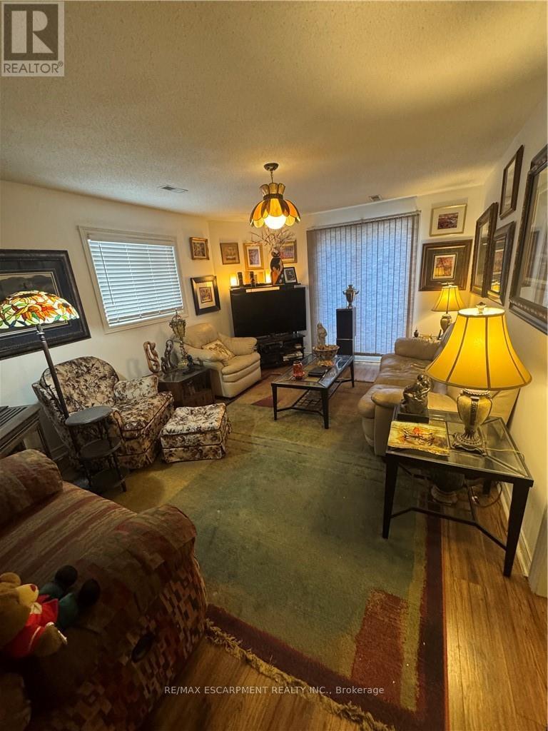 92 Blenheim Drive, Hamilton, Ontario  L8E 1W5 - Photo 24 - X12940646