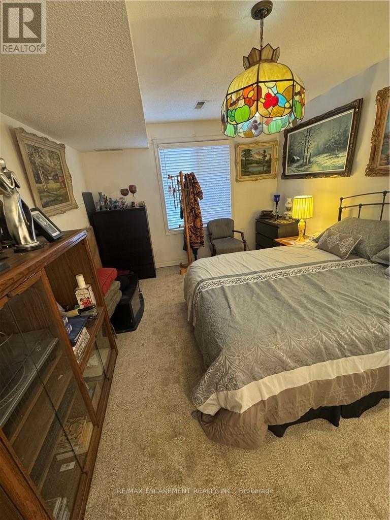 92 Blenheim Drive, Hamilton, Ontario  L8E 1W5 - Photo 28 - X12940646