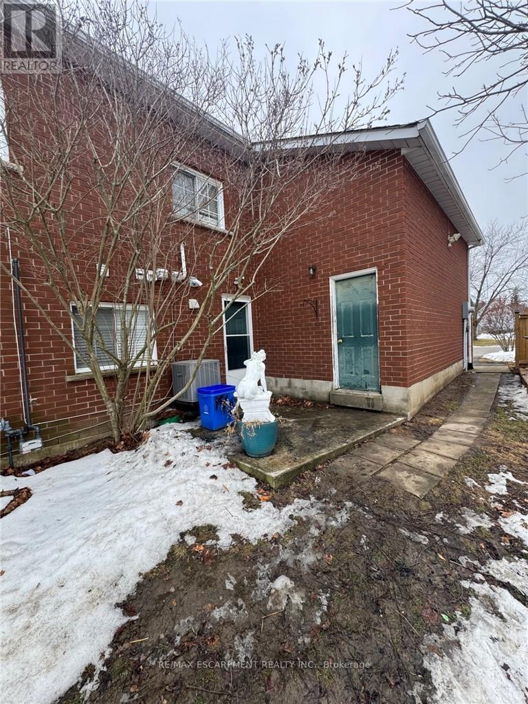 92 Blenheim Drive, Hamilton, Ontario  L8E 1W5 - Photo 33 - X12940646