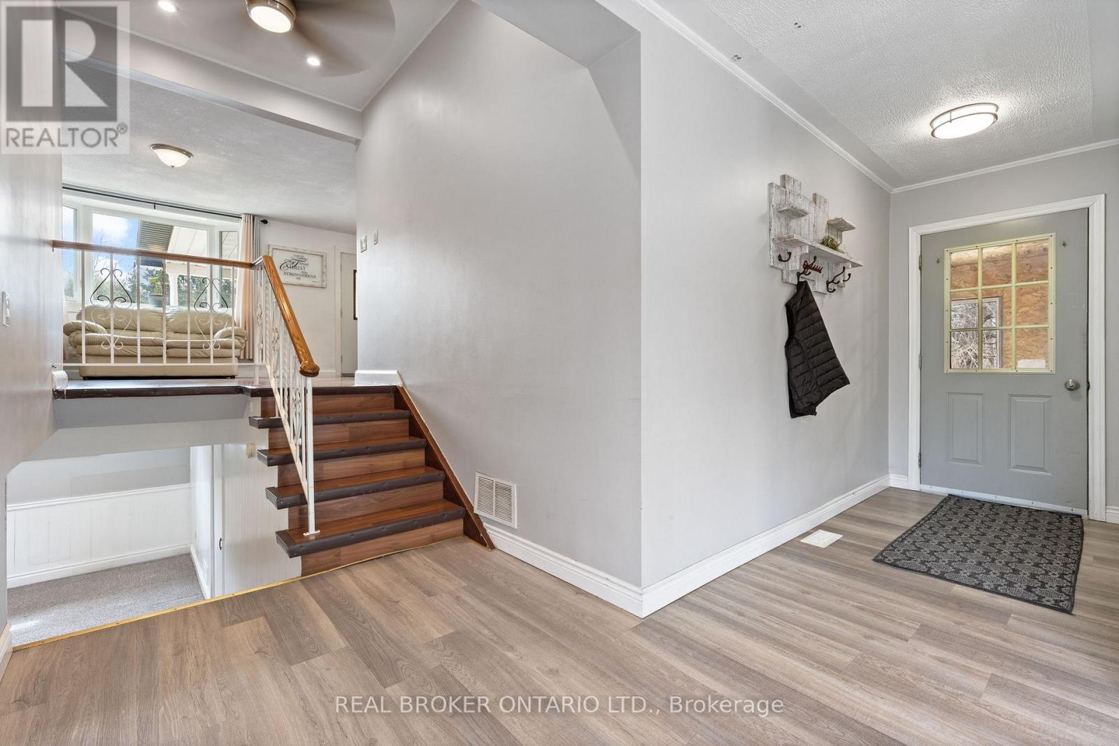 1899 Hwy 3, Norfolk, Ontario  N4B 2W6 - Photo 15 - X12940656