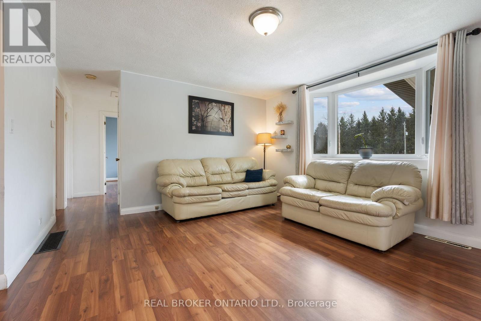 1899 Hwy 3, Norfolk, Ontario  N4B 2W6 - Photo 5 - X12940656